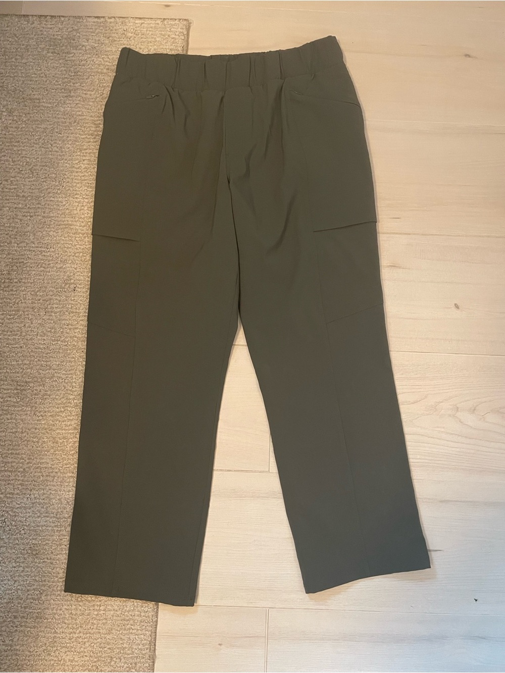 Eddie Bauer Women’s Stretch Cargo Pants — Olive Green